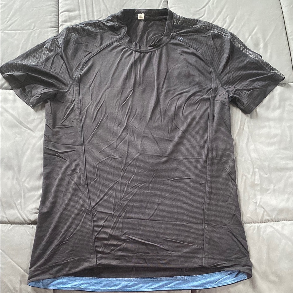 LULULEMON- Men’s Size M - (VINTAGE LULU) - Black Athletic T-Shirt